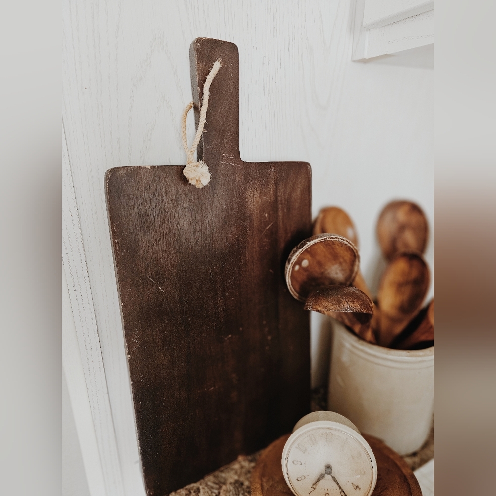 Primitive Rustic Brown Wooden Cutting Board - Picture 2 of 2
